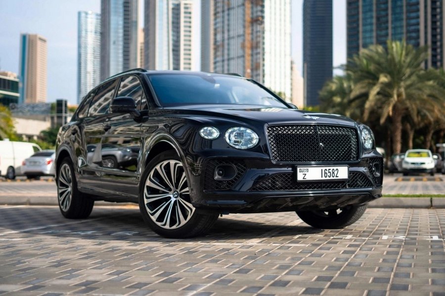 Why the Bentley Bentayga is the Ideal Luxury SUV for Renting in Dubai?